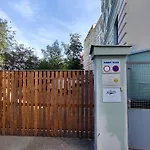 Designed 2Bd- 65 M2 Apartment Next To Main Station