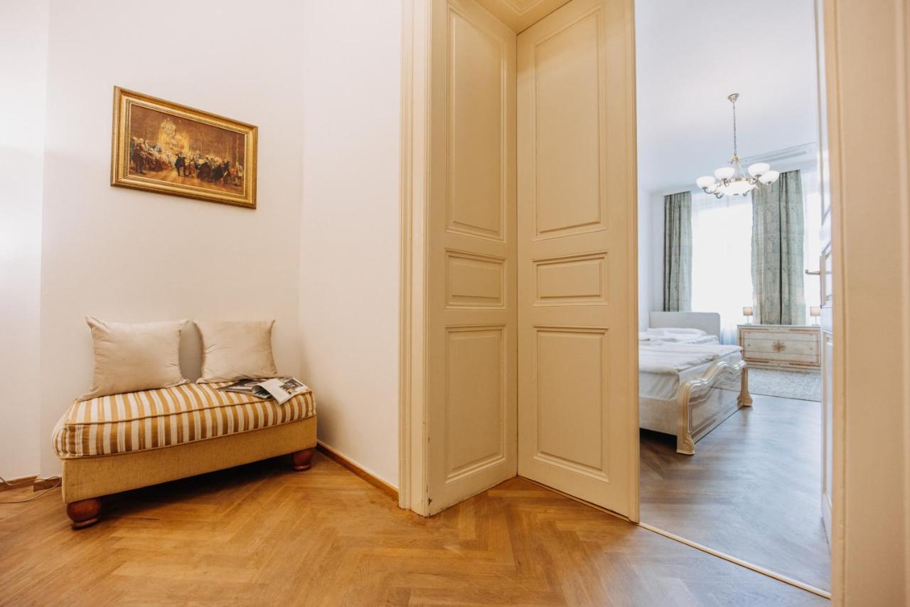 Designed 2bd- 65 M2 Next To Main Station