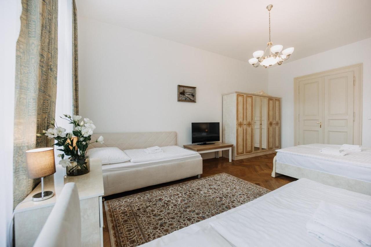 Designed 2bd- 65 M2 Next To Main Station * Prague