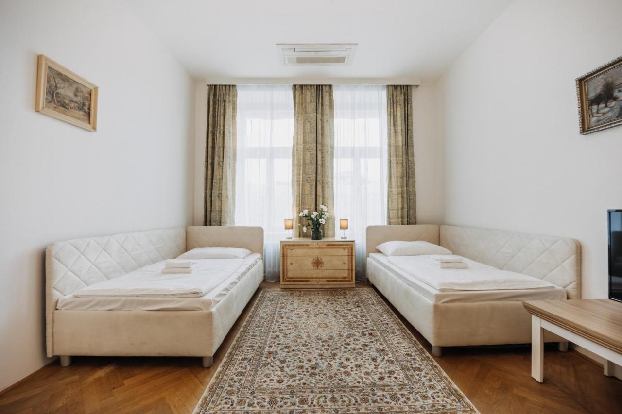 Designed 2bd- 65 M2 Next To Main Station * Prague